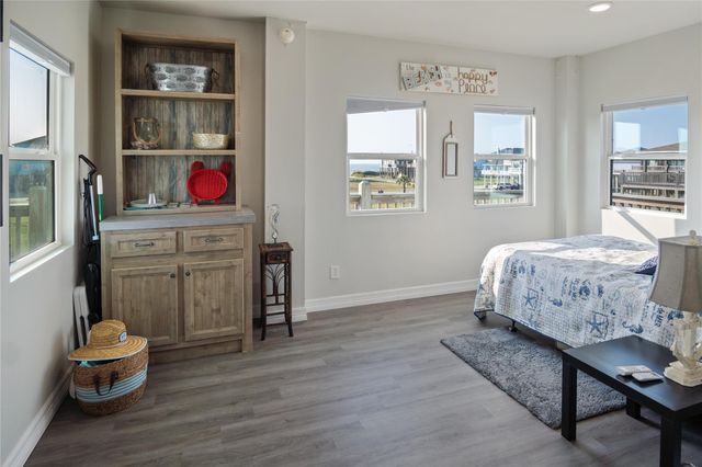 855 S Sage Road, Crystal Beach, TX 77650