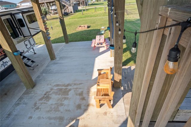 855 S Sage Road, Crystal Beach, TX 77650