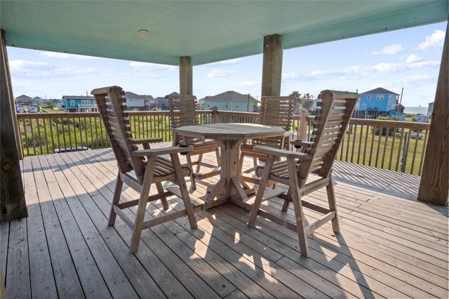 855 S Sage Road, Crystal Beach, TX 77650
