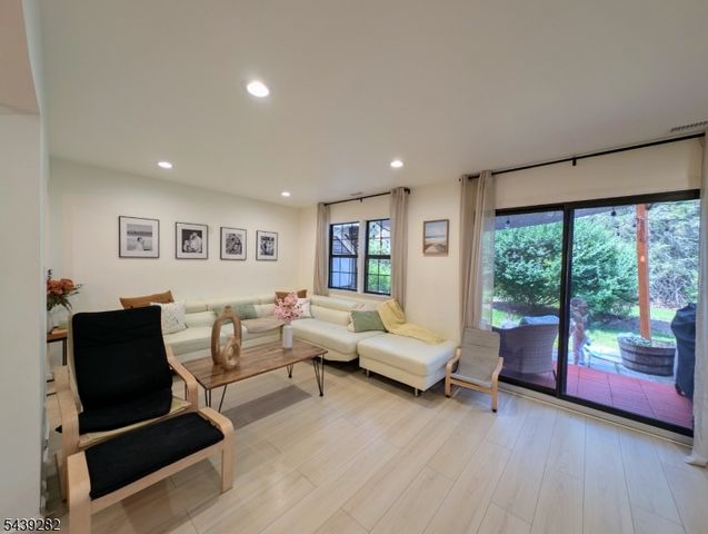 20 Quincy Ln C, West Milford Twp., NJ 07480