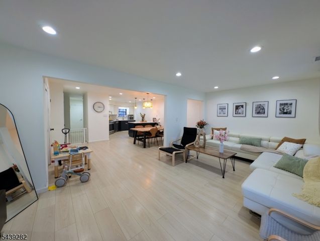 20 Quincy Ln C, West Milford Twp., NJ 07480