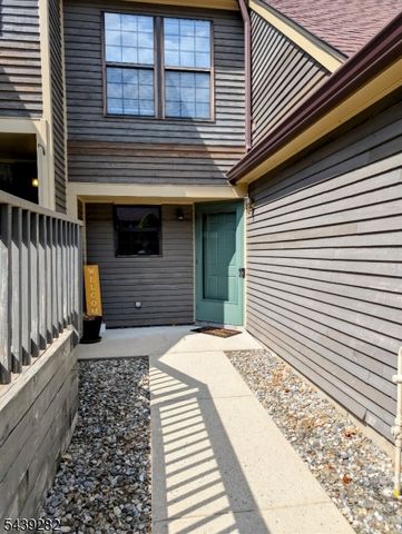 20 Quincy Ln C, West Milford Twp., NJ 07480