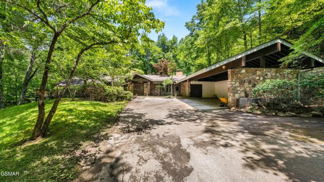 1115 Old Cartertown Road, Gatlinburg, TN 37738
