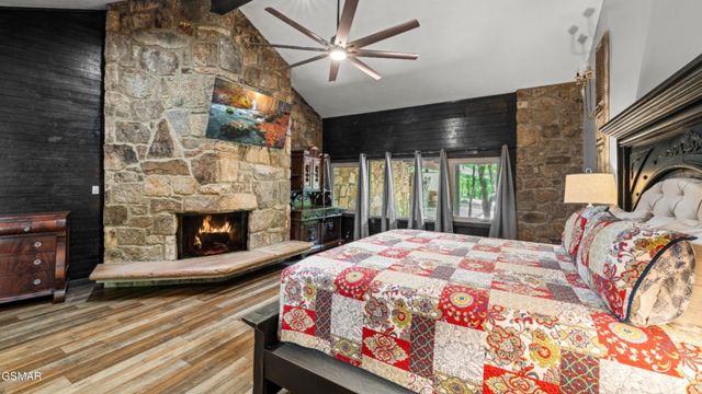 1115 Old Cartertown Road, Gatlinburg, TN 37738