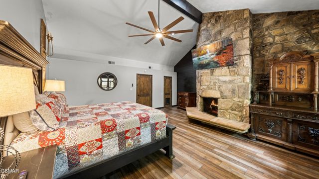 1115 Old Cartertown Road, Gatlinburg, TN 37738