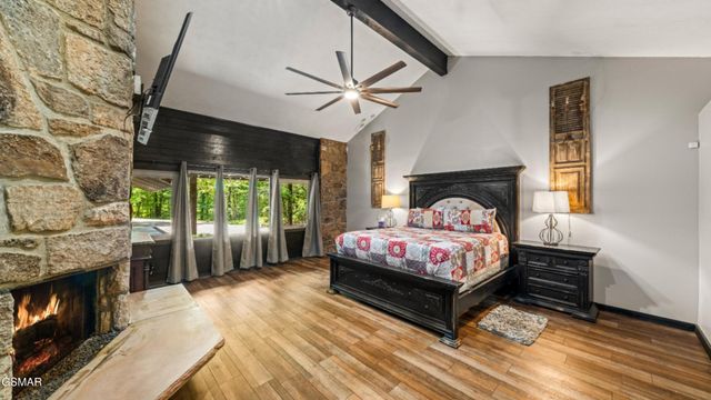 1115 Old Cartertown Road, Gatlinburg, TN 37738