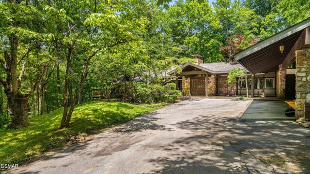 1115 Old Cartertown Road, Gatlinburg, TN 37738