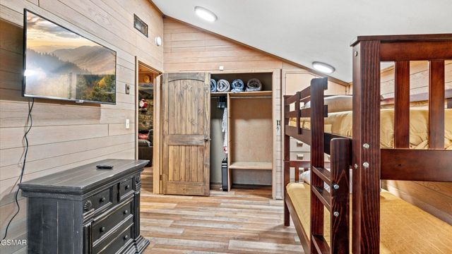 1115 Old Cartertown Road, Gatlinburg, TN 37738