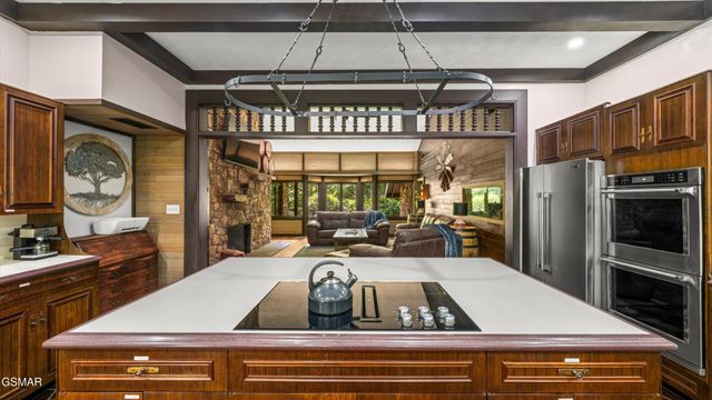 1115 Old Cartertown Road, Gatlinburg, TN 37738