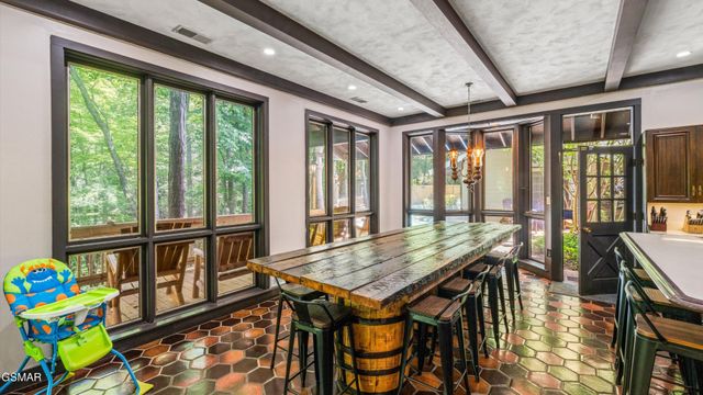 1115 Old Cartertown Road, Gatlinburg, TN 37738
