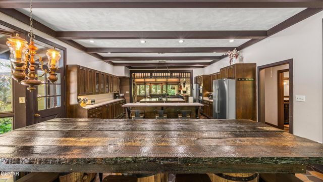 1115 Old Cartertown Road, Gatlinburg, TN 37738