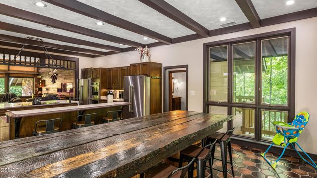 1115 Old Cartertown Road, Gatlinburg, TN 37738