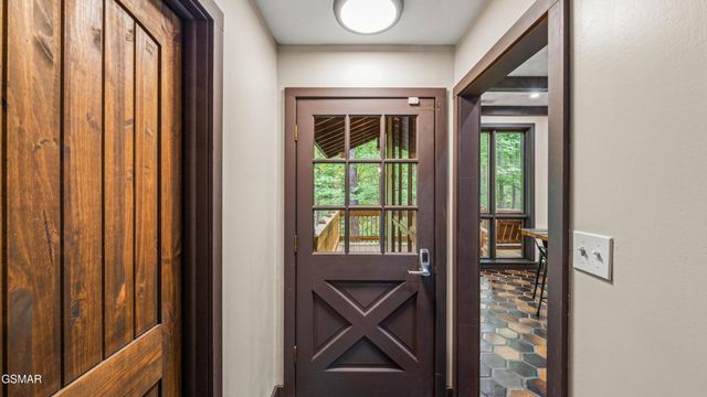 1115 Old Cartertown Road, Gatlinburg, TN 37738