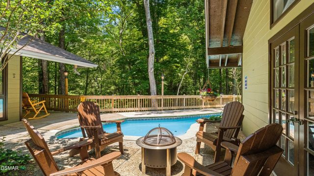 1115 Old Cartertown Road, Gatlinburg, TN 37738