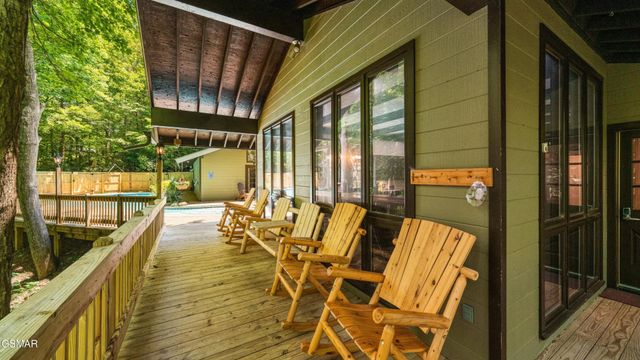 1115 Old Cartertown Road, Gatlinburg, TN 37738