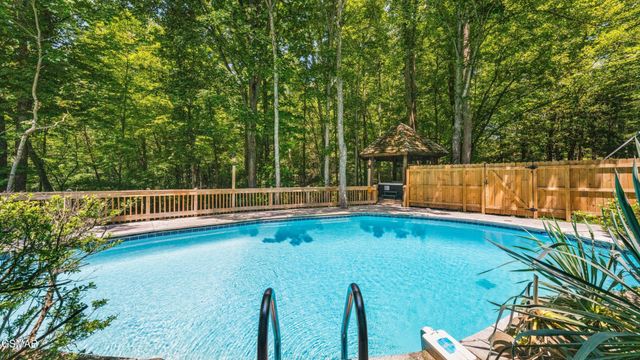 1115 Old Cartertown Road, Gatlinburg, TN 37738