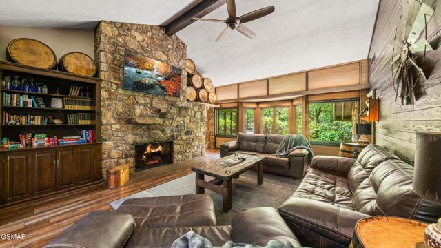 1115 Old Cartertown Road, Gatlinburg, TN 37738