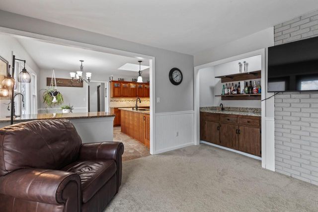 W290S4827 Parke LANE W, Waukesha, WI 53189