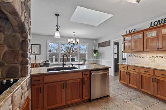 W290S4827 Parke LANE W, Waukesha, WI 53189