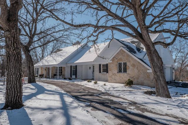 W290S4827 Parke LANE W, Waukesha, WI 53189