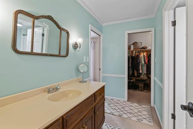 W290S4827 Parke LANE W, Waukesha, WI 53189