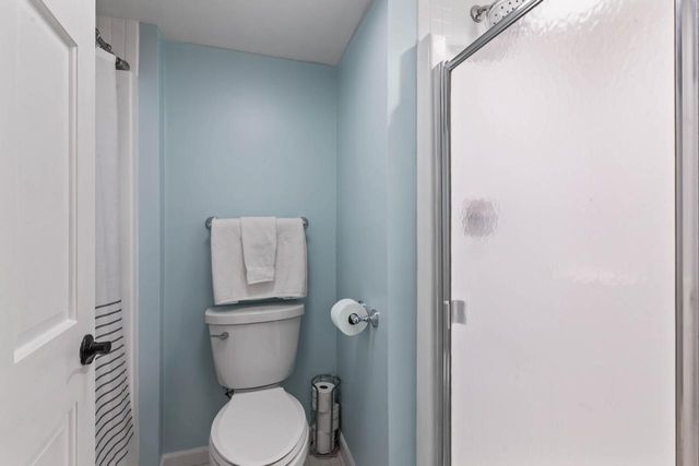 W290S4827 Parke LANE W, Waukesha, WI 53189