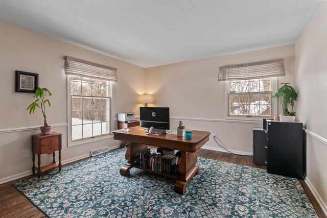 W290S4827 Parke LANE W, Waukesha, WI 53189