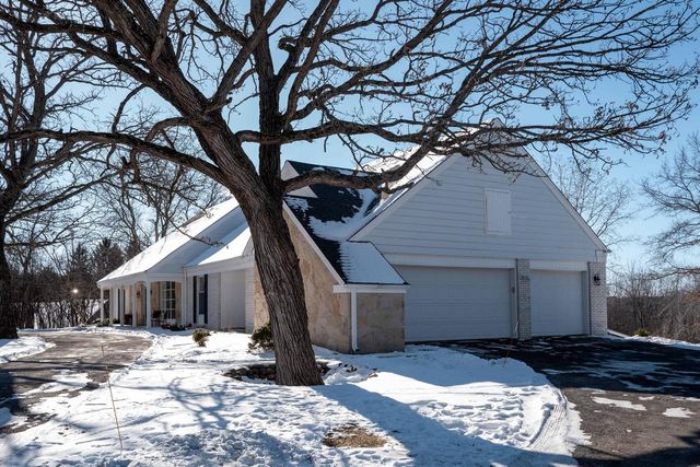 W290S4827 Parke LANE W, Waukesha, WI 53189