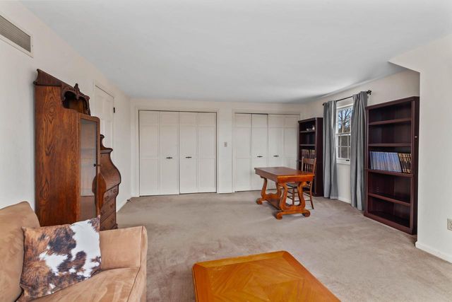 W290S4827 Parke LANE W, Waukesha, WI 53189