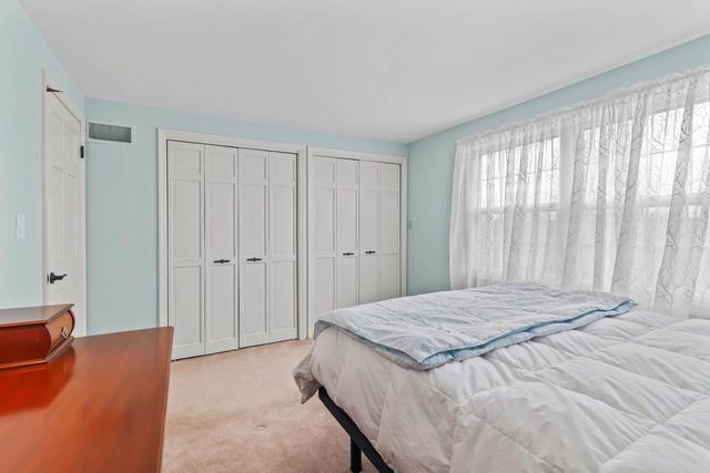 W290S4827 Parke LANE W, Waukesha, WI 53189