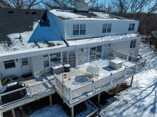 W290S4827 Parke LANE W, Waukesha, WI 53189