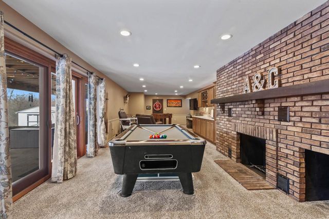 W290S4827 Parke LANE W, Waukesha, WI 53189