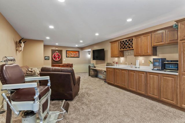 W290S4827 Parke LANE W, Waukesha, WI 53189