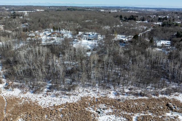 W290S4827 Parke LANE W, Waukesha, WI 53189