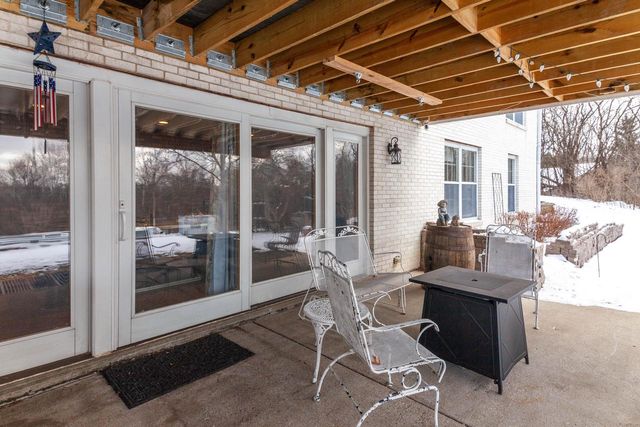 W290S4827 Parke LANE W, Waukesha, WI 53189