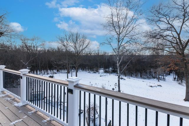 W290S4827 Parke LANE W, Waukesha, WI 53189