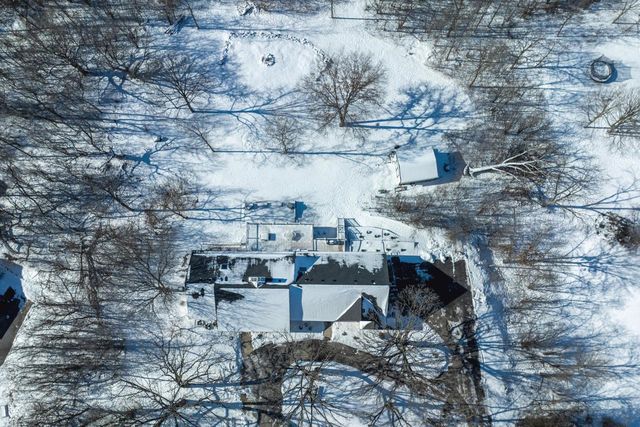 W290S4827 Parke LANE W, Waukesha, WI 53189