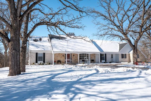 W290S4827 Parke LANE W, Waukesha, WI 53189