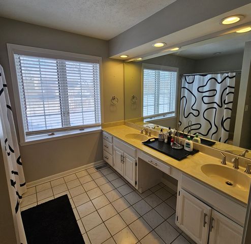 5221 DEER POINTE, Rockford, IL 61114