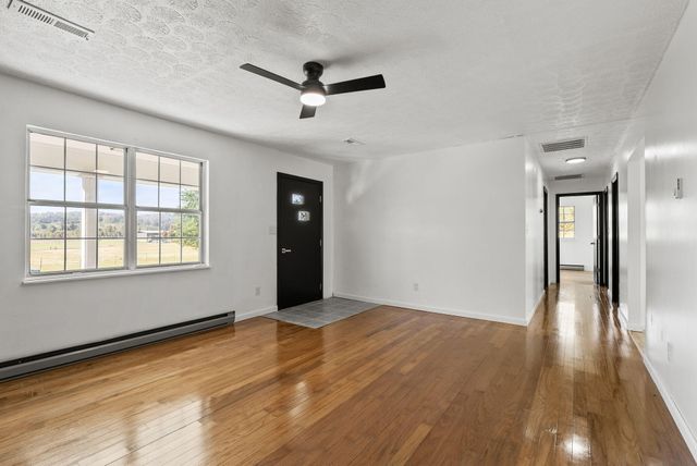 537 Bays Bend Road, West Liberty, KY 41472