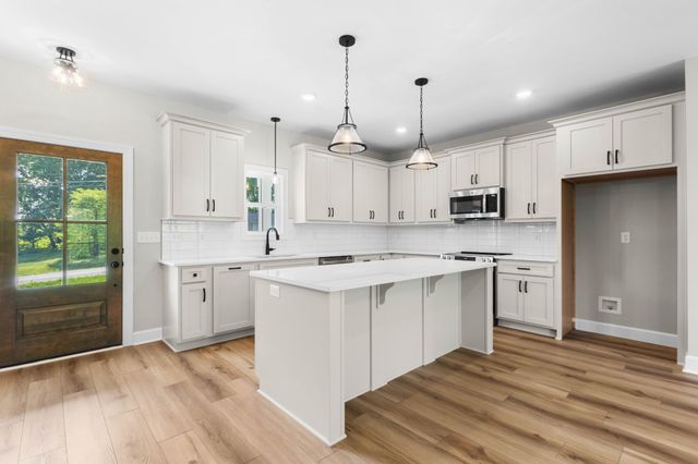 1087 Gratton Rd, Clarksville, TN 37043