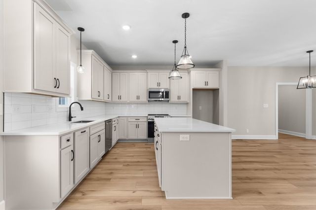 1087 Gratton Rd, Clarksville, TN 37043