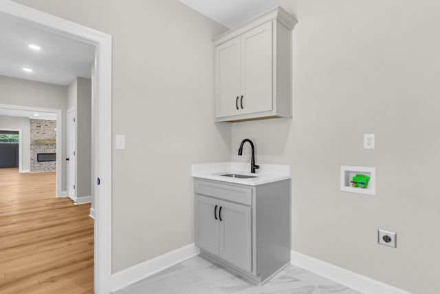 1087 Gratton Rd, Clarksville, TN 37043