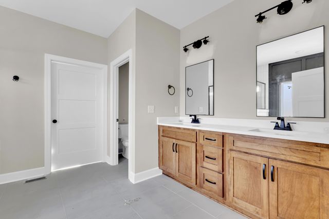 1087 Gratton Rd, Clarksville, TN 37043