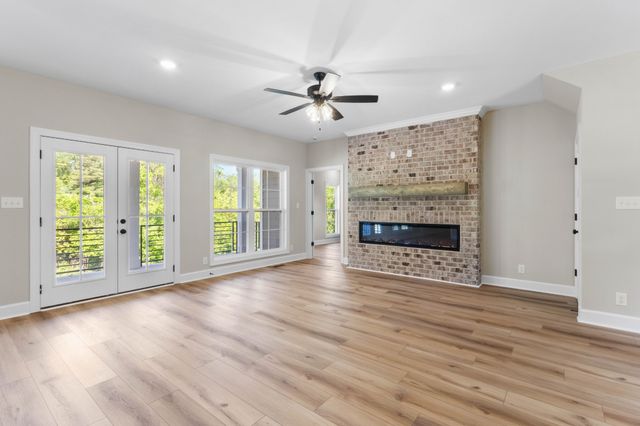 1087 Gratton Rd, Clarksville, TN 37043