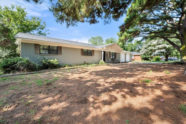 202 Lone Star Street, Joshua, TX 76058