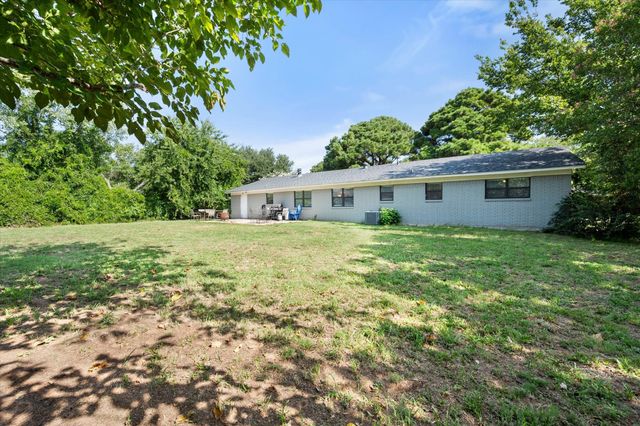 202 Lone Star Street, Joshua, TX 76058