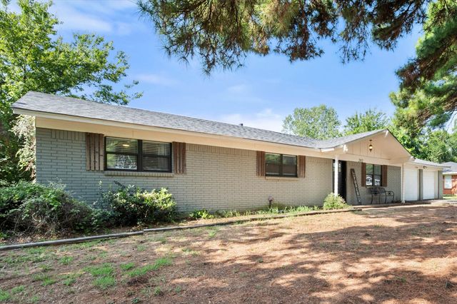 202 Lone Star Street, Joshua, TX 76058