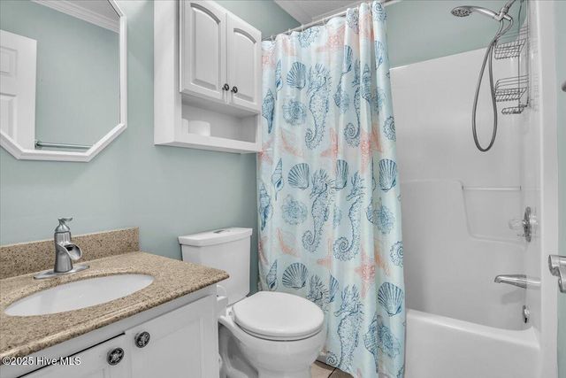 135 NE 36th Street, Oak Island, NC 28465