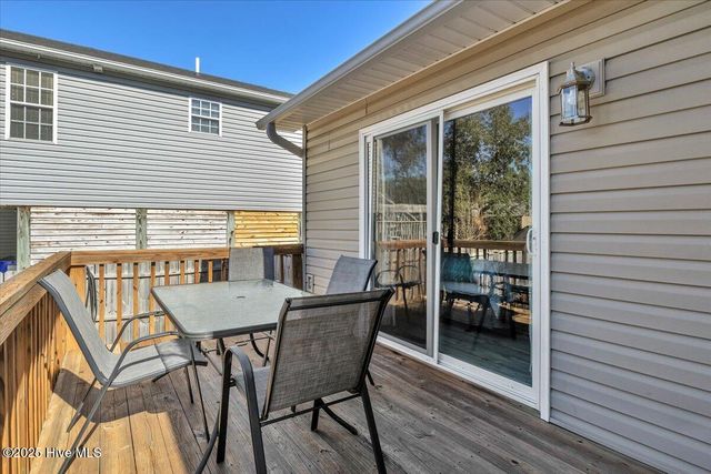 135 NE 36th Street, Oak Island, NC 28465